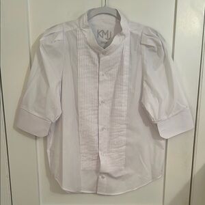 KMJ crisp tux top with puff sleeves. White Large